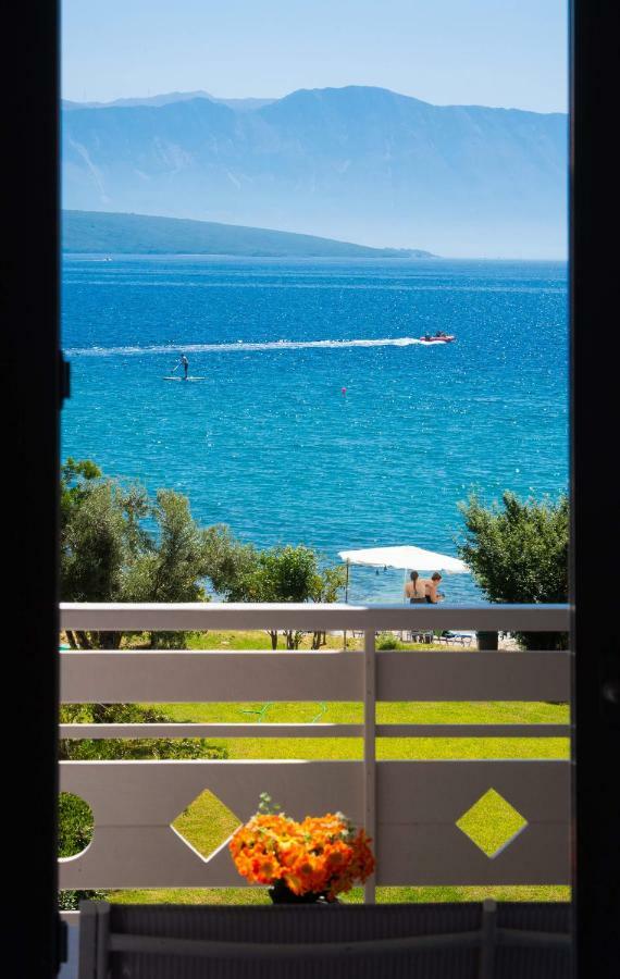 Appartamento Ifi Sea House Nikiana Esterno foto