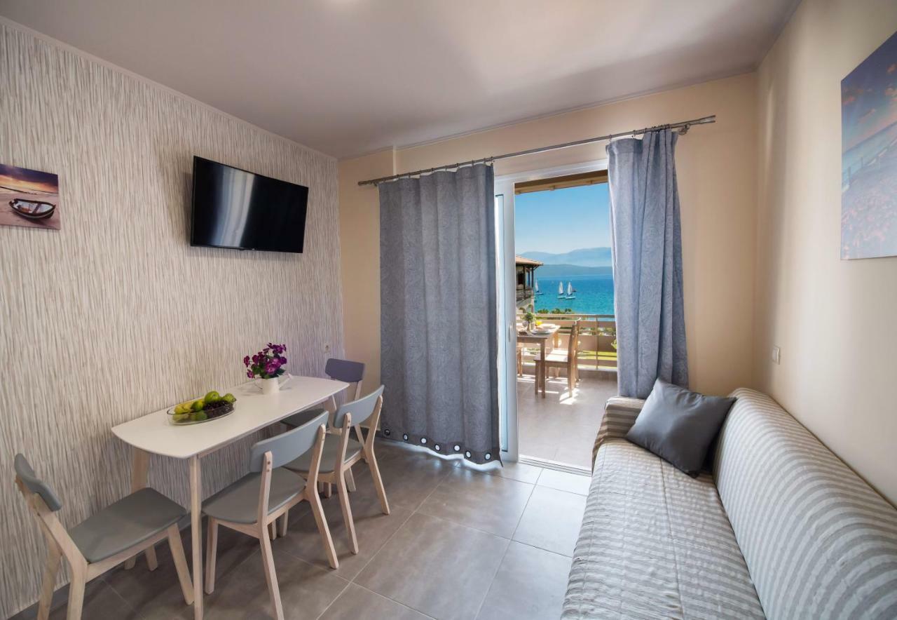 Appartamento Ifi Sea House Nikiana Esterno foto