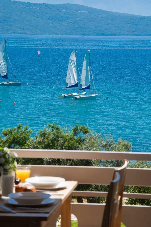 Appartamento Ifi Sea House Nikiana Esterno foto